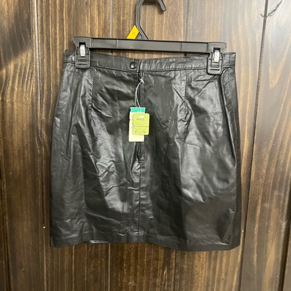 Vintage 1990s Genuine Leather NWT Deadstock Women's Pencil Mini Skirt Sz:9 / 10 - Picture 4 of 9